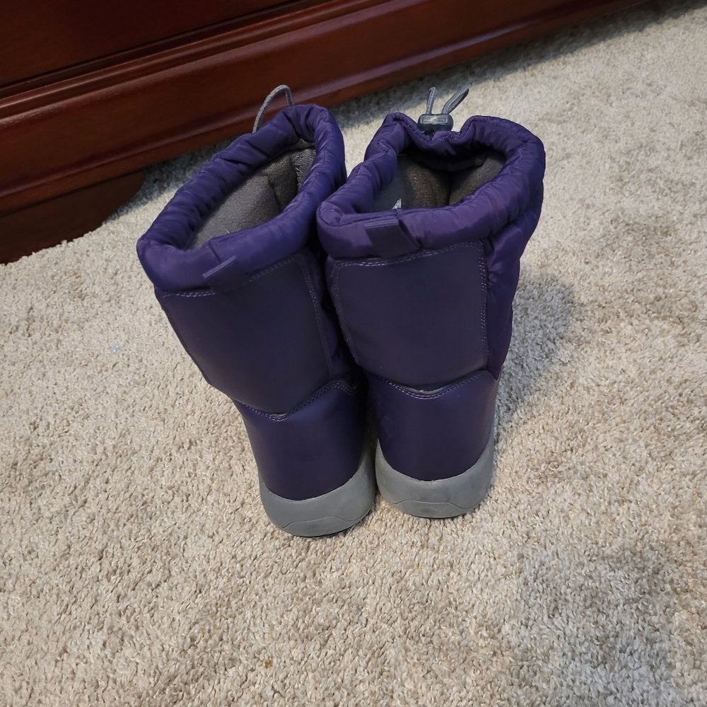 Shoes - Picture 2 of 4